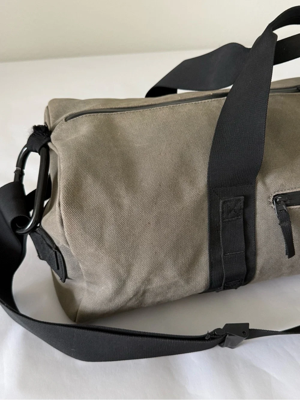 NoBull XL Waxed Gray Canvas Duffle Gym Travel Bag Tote Multiple Int/Ext Pockets